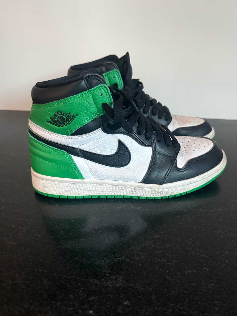 Size 6.5 - Nike Air Jordan 1 Retro OG High Lucky Green Sneakers DZ5485-031